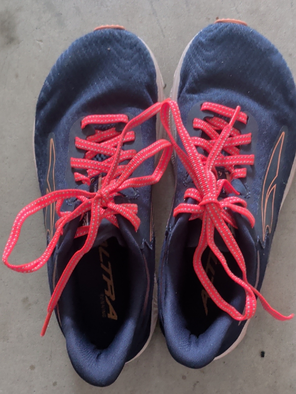 Women's Size 5.5 Navy Blue Altra Athletic  Sneakers with Pink Laces